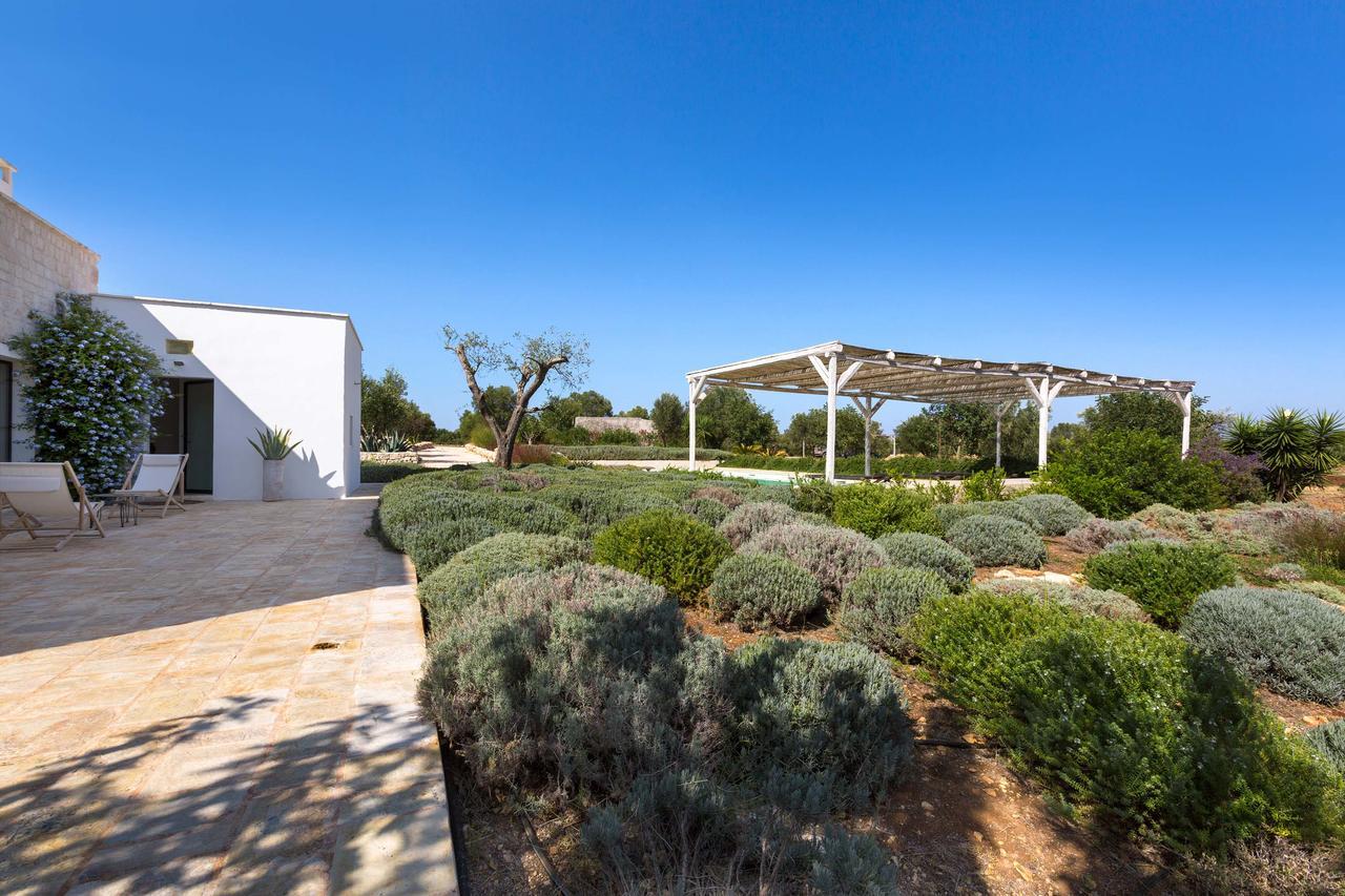 Casale Con Cipresso Villa Ostuni Kültér fotó